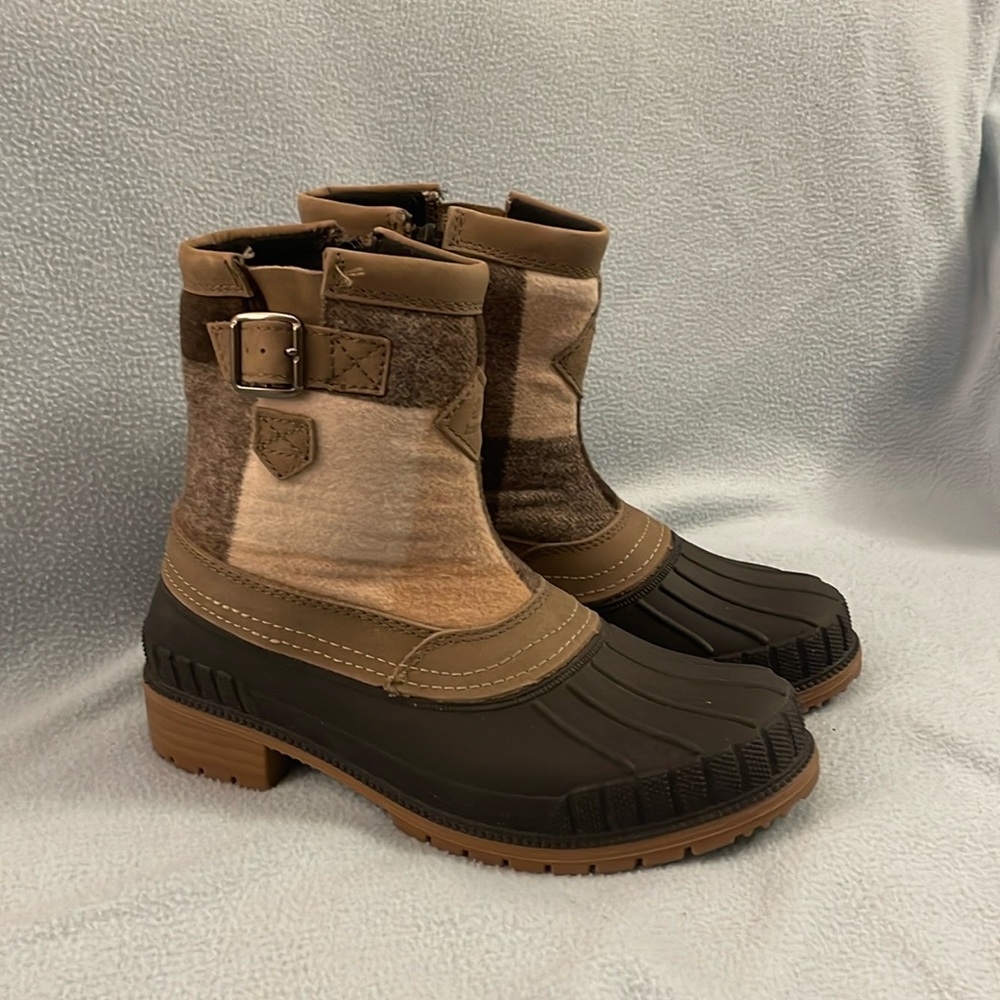Kamik Womens Avelle Waterproof boots Sz 10